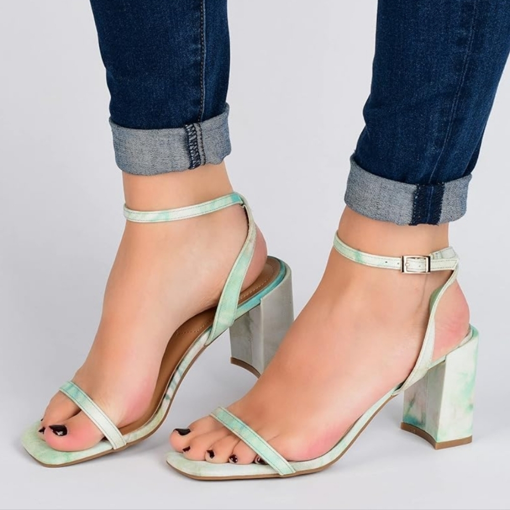 Journee Collection Green Chasity‎ Sandals NEW